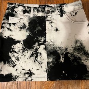 Motel miniskirt Sz S Adorable Black and White